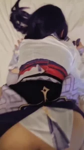 女友cos雷电将军被我后入到高潮